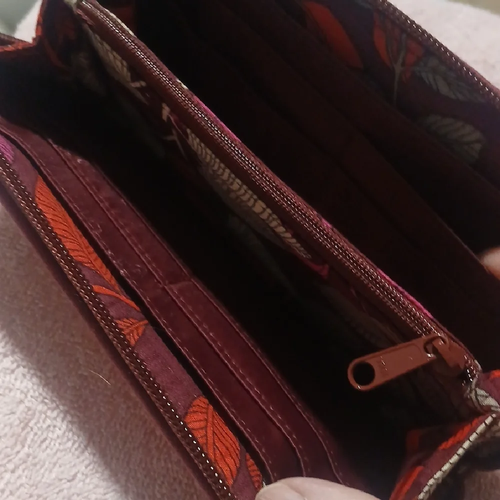 Vera Bradley Wallet In Bohemian Blooms Fabric - Picture 5 of 6